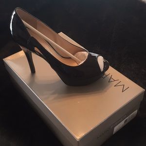Marc Fisher toeless pump